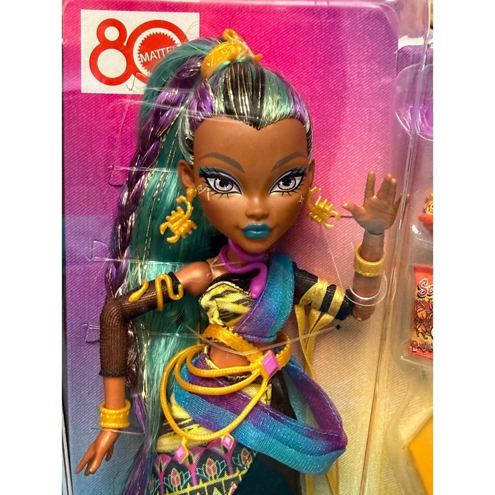 Monster High Nefera DeNile Doll with Pet Scarab Lavish and Accessories NEW 12